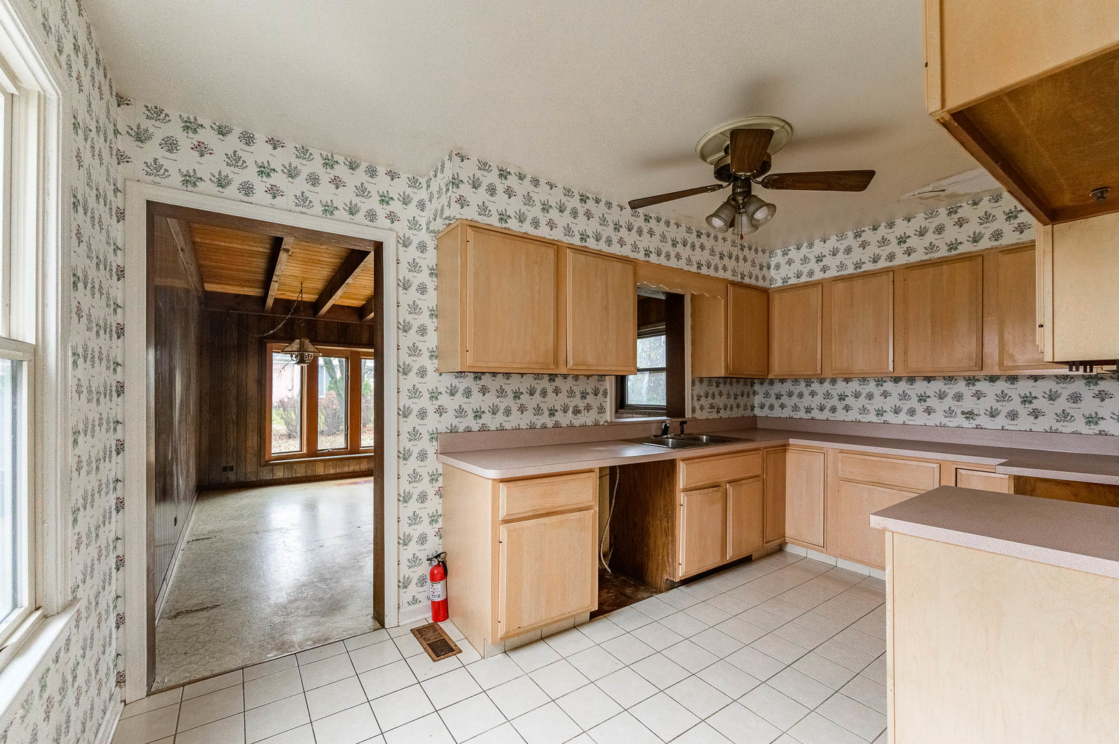 1835 Longvalley Road Glenview, IL 60025 - Photo 5 of 13