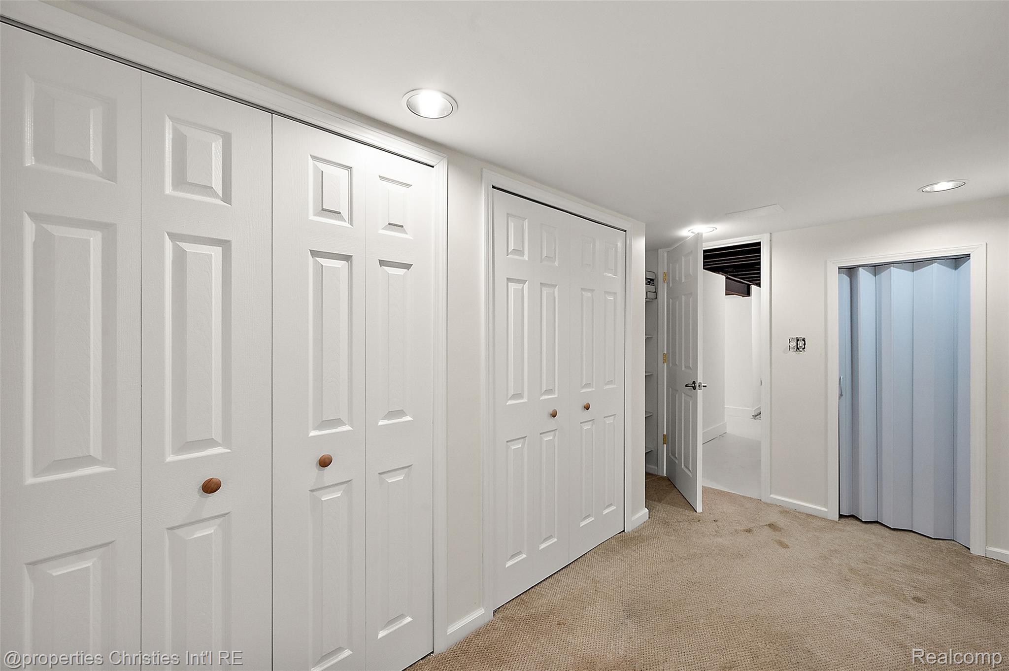27331 Gardenway Road Franklin, MI 48025 - Photo 53 of 65 63-27331 Gardenway Rd -63.jpg