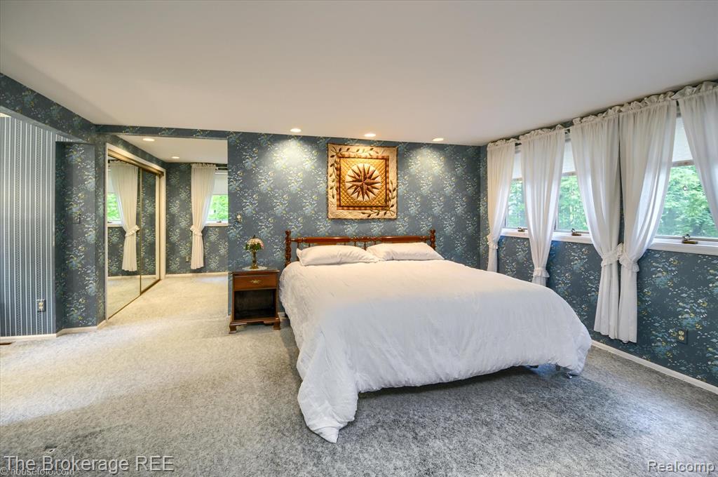 605 Morrish Road Flushing, MI 48433 - Photo 15 of 41