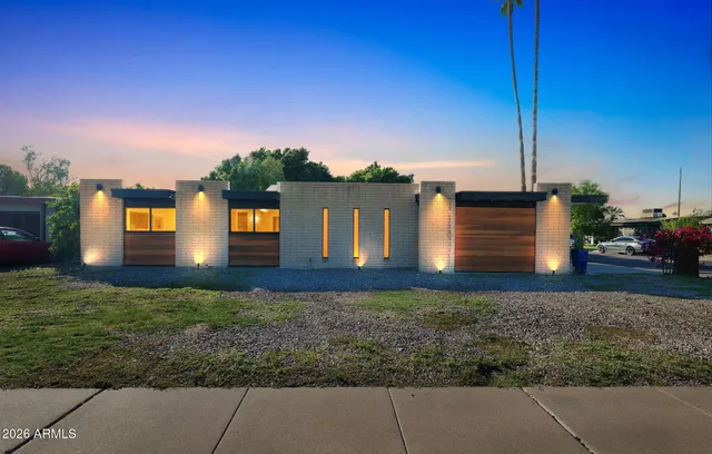 $387,500 | 3029 West Shaw Butte Drive, Phoenix, AZ 85029