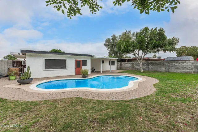 $387,500 | 3029 West Shaw Butte Drive, Phoenix, AZ 85029