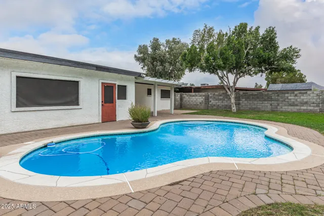 $387,500 | 3029 West Shaw Butte Drive, Phoenix, AZ 85029