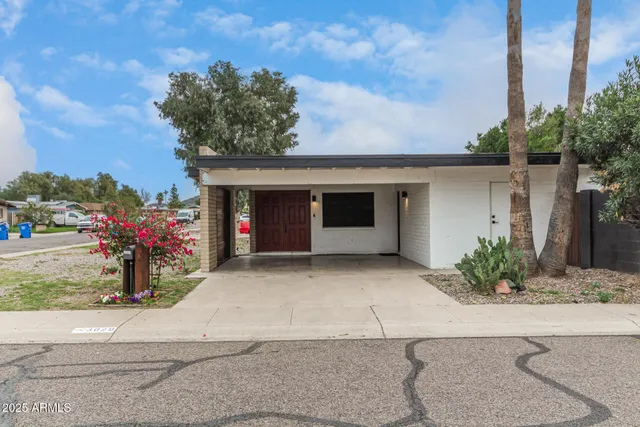$387,500 | 3029 West Shaw Butte Drive, Phoenix, AZ 85029
