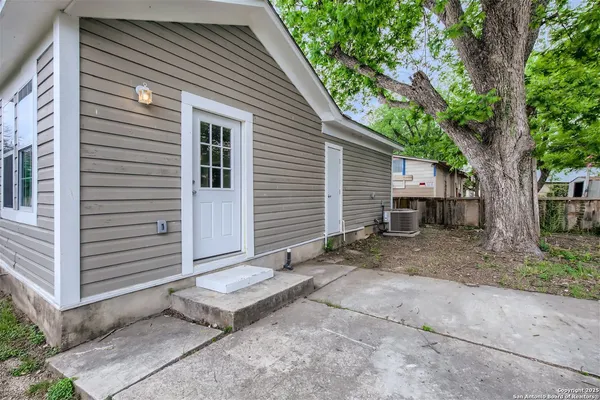 $1,700 | 517 Hicks Avenue, San Antonio, TX 78210