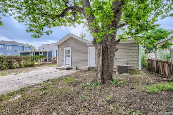 $1,700 | 517 Hicks Avenue, San Antonio, TX 78210