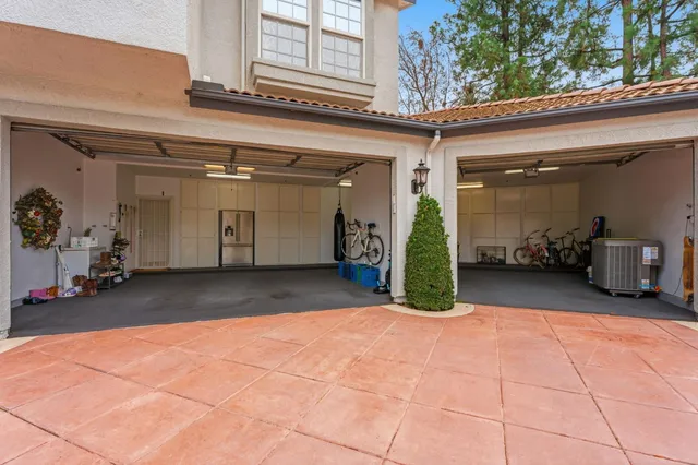 $900,000 | 2689 East Sean Avenue, Fresno, CA 93720