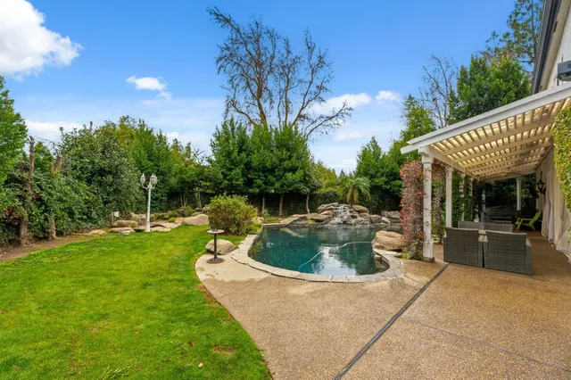 $900,000 | 2689 East Sean Avenue, Fresno, CA 93720