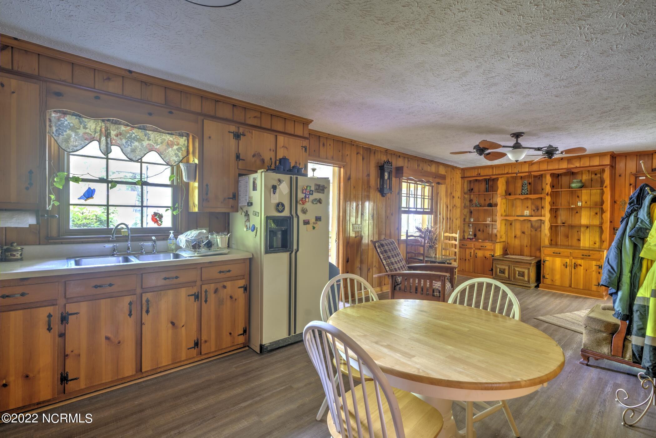 426 Elizabeth Avenue Rockingham, NC 28379 - Photo 9 of 38 DSC07574_5_6