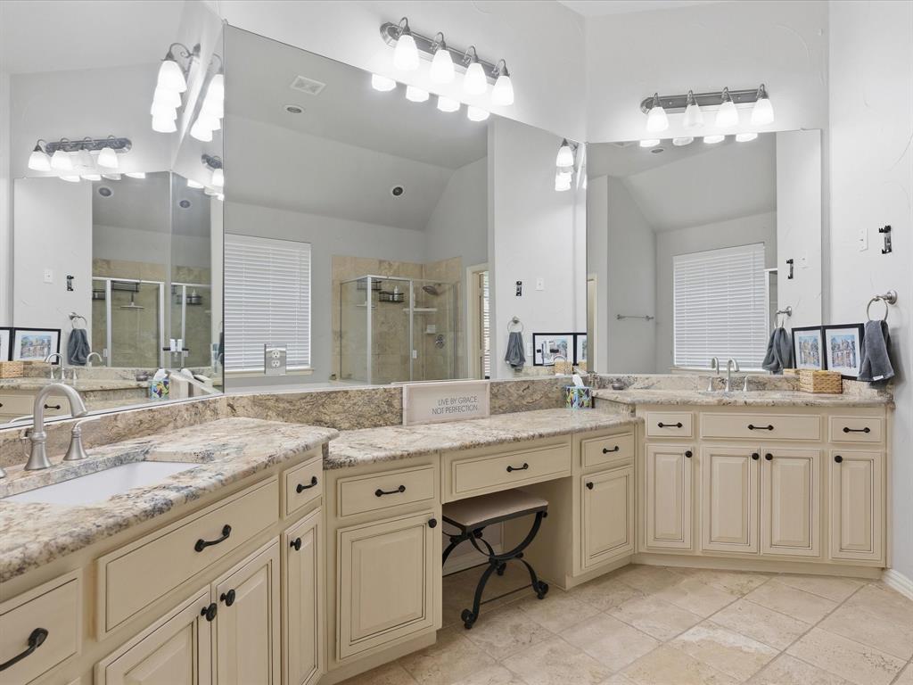 8330 Thatcher Road Lantana, TX 76226 - Photo 14 of 33