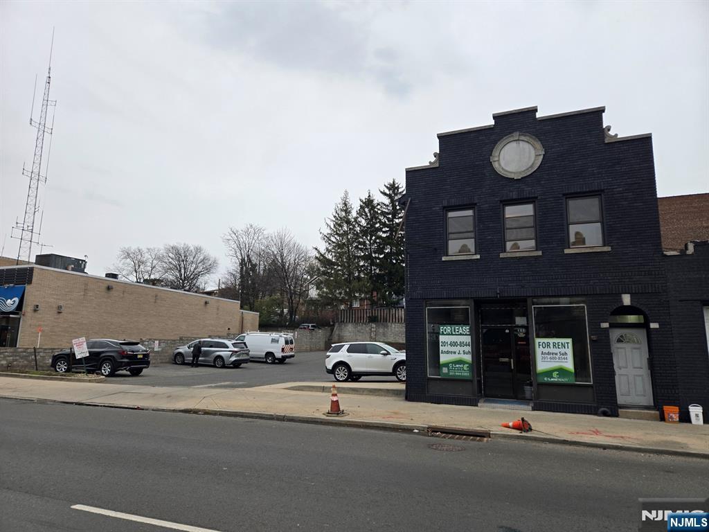 508 Broad Avenue, Unit 2FL RESIDENC Ridgefield, NJ 07657 - Photo 1 of 16