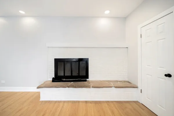 $569,900 | 99 Essex Road, Elk Grove Village, IL 60007
