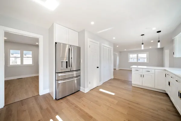 $569,900 | 99 Essex Road, Elk Grove Village, IL 60007