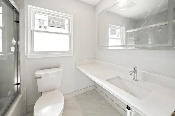 $569,900 | 99 Essex Road, Elk Grove Village, IL 60007