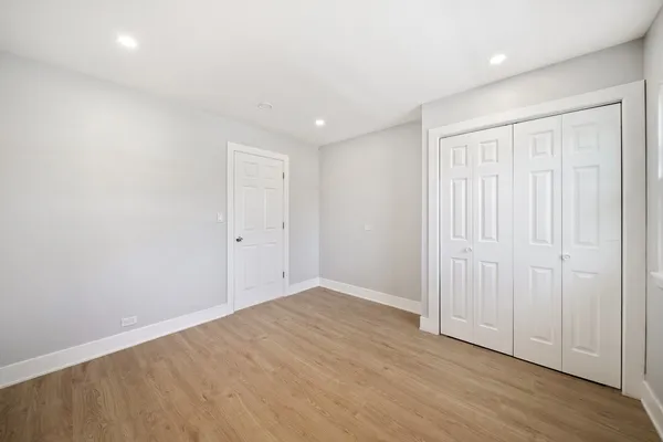$569,900 | 99 Essex Road, Elk Grove Village, IL 60007