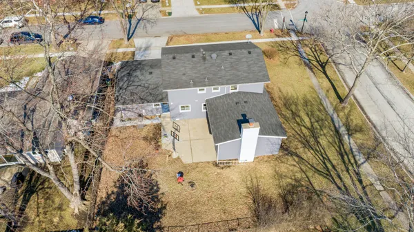 $569,900 | 99 Essex Road, Elk Grove Village, IL 60007