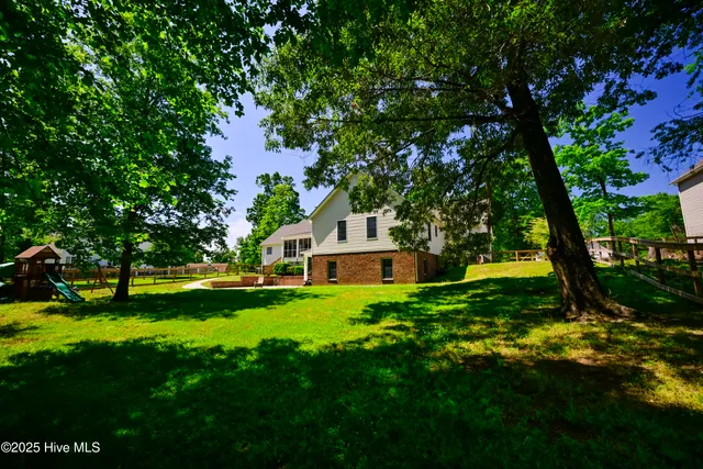 $2,400 | 237 Riverbend Road, Jacksonville, NC 28540