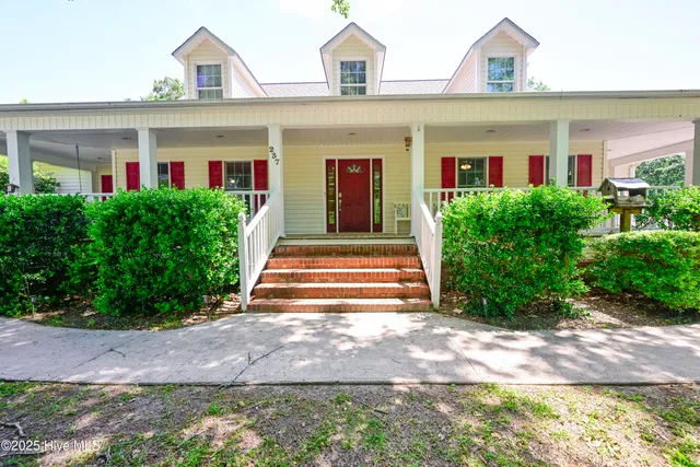 $2,400 | 237 Riverbend Road, Jacksonville, NC 28540