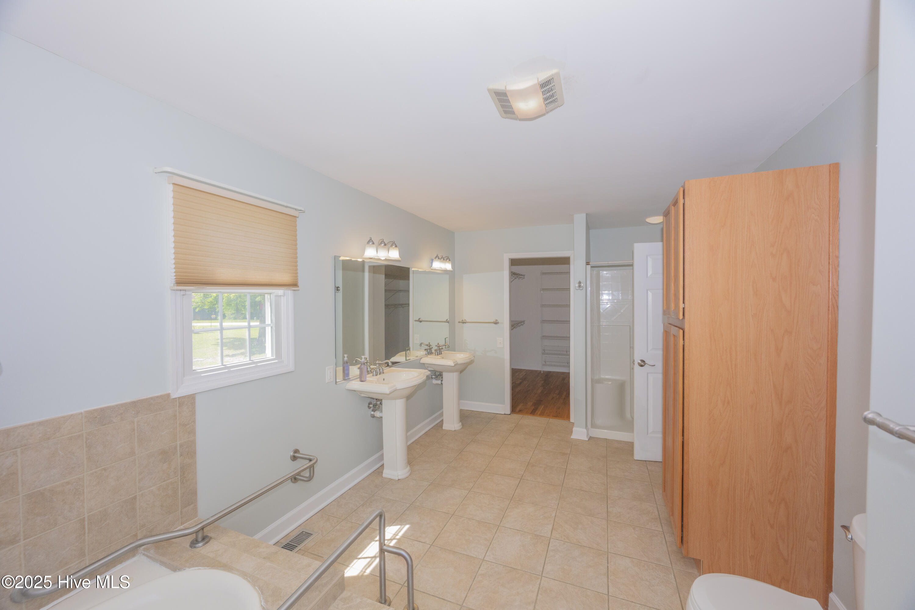 237 Riverbend Road Jacksonville, NC 28540 - Photo 18 of 39 Primary Bathroom on First Floor