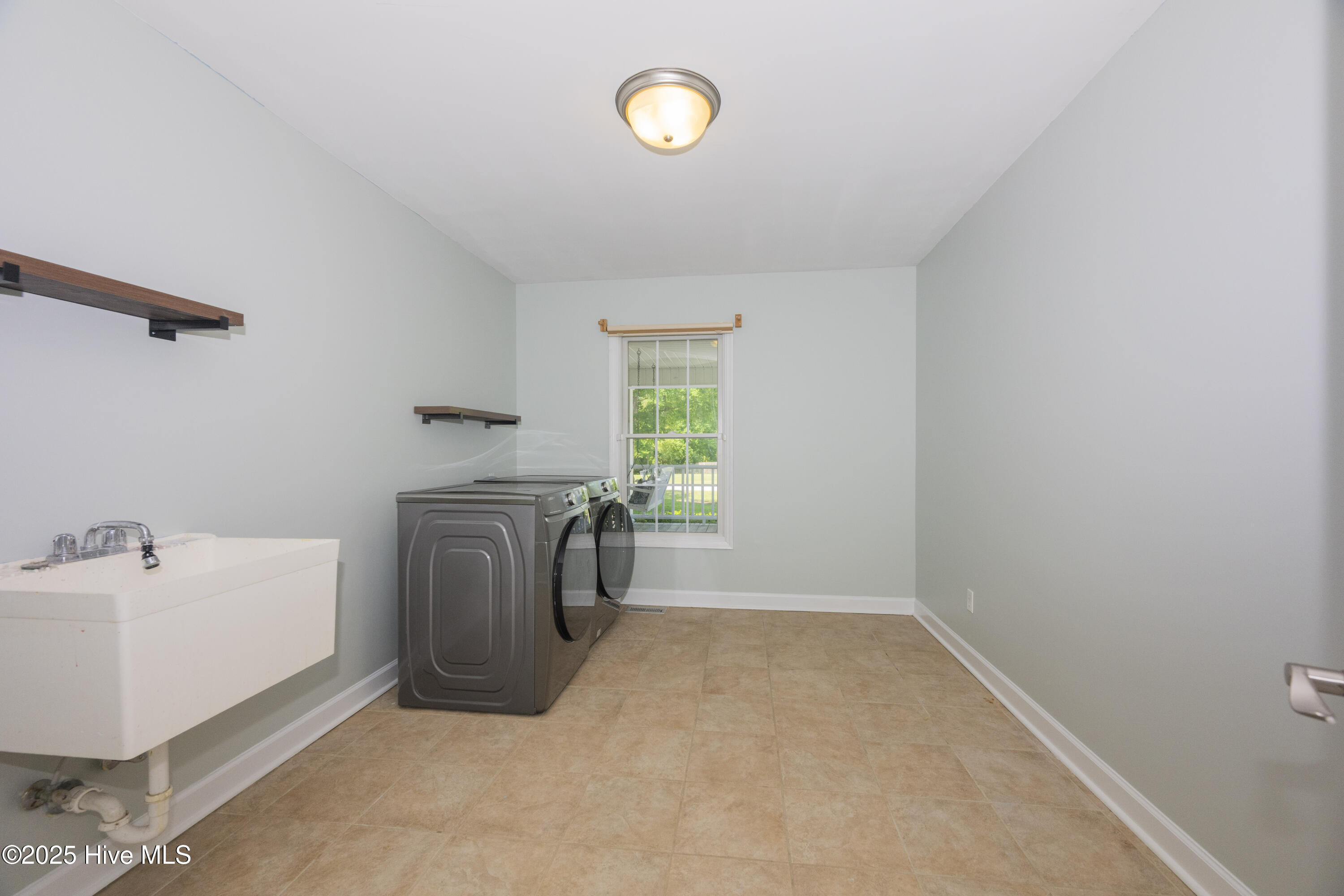 237 Riverbend Road Jacksonville, NC 28540 - Photo 19 of 39 Laundry Room