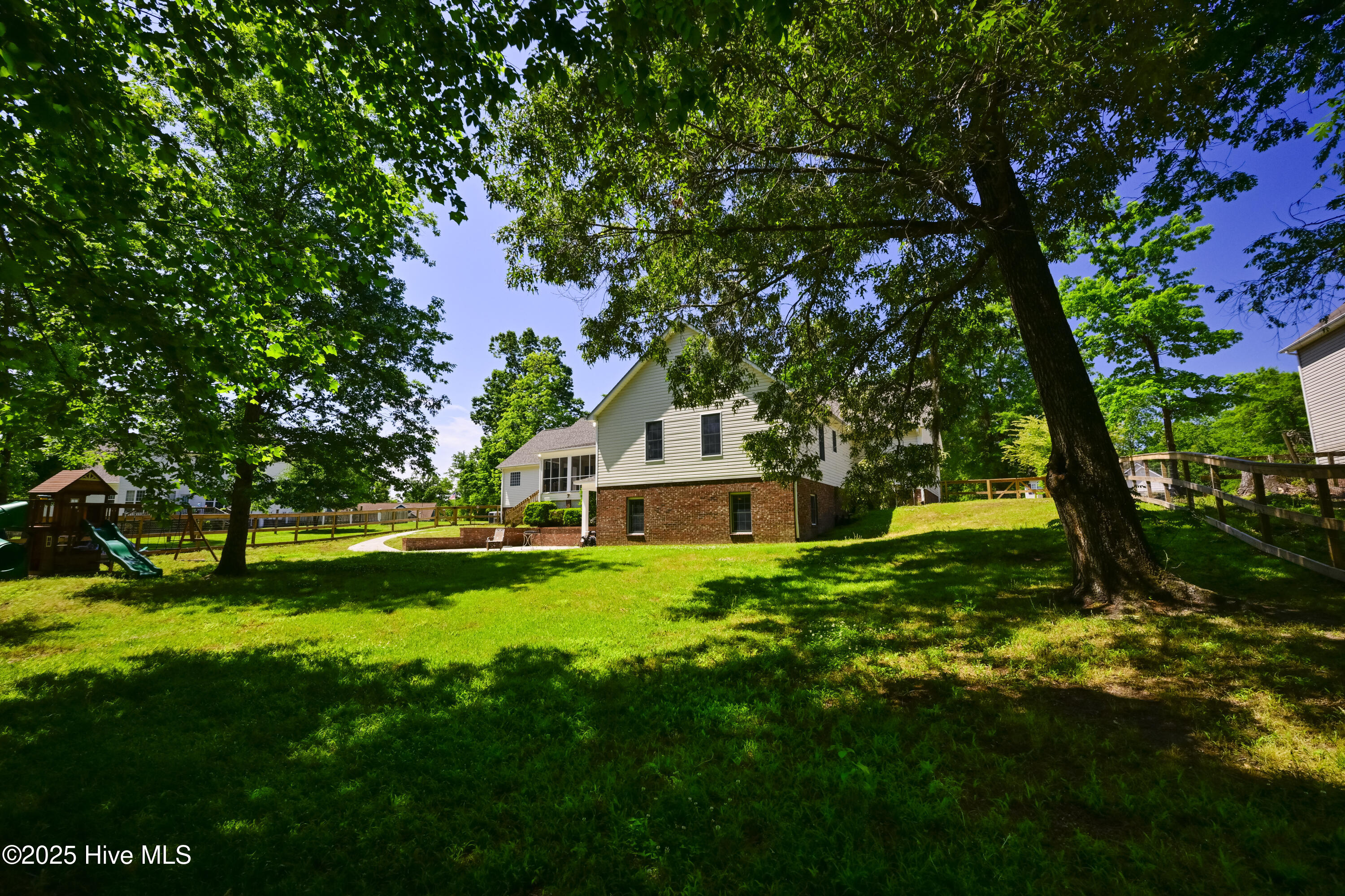 237 Riverbend Road Jacksonville, NC 28540 - Photo 2 of 39 Spacious Backyard!