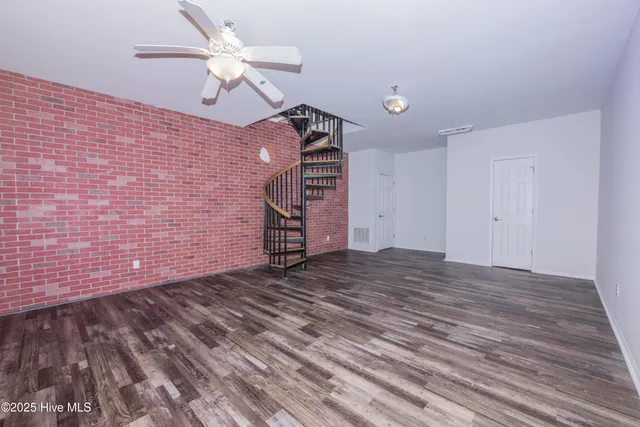 $2,400 | 237 Riverbend Road, Jacksonville, NC 28540