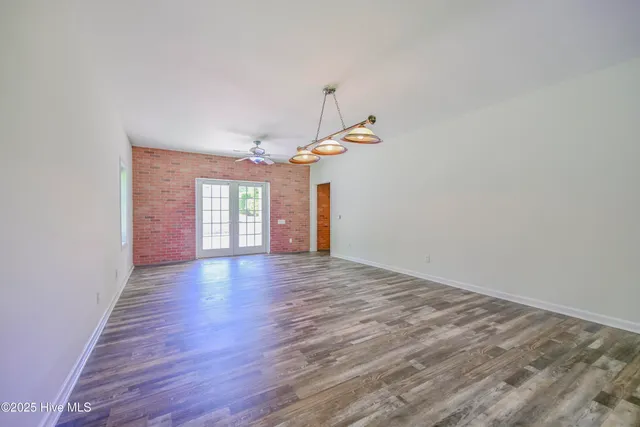 $2,400 | 237 Riverbend Road, Jacksonville, NC 28540