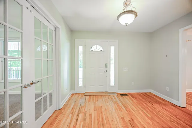 $2,400 | 237 Riverbend Road, Jacksonville, NC 28540