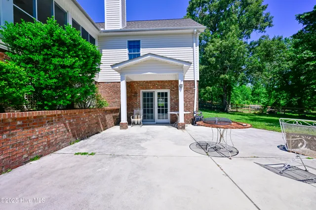 $2,400 | 237 Riverbend Road, Jacksonville, NC 28540