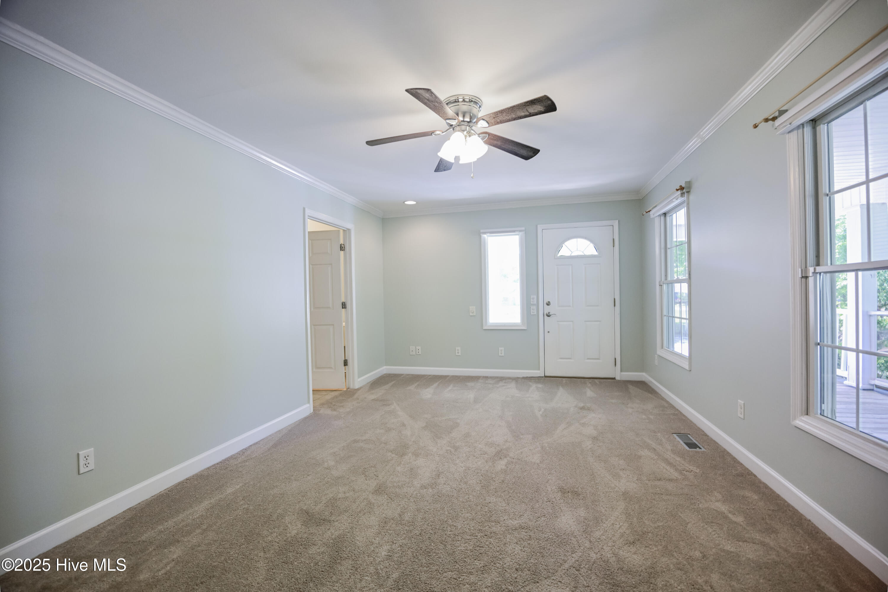 237 Riverbend Road Jacksonville, NC 28540 - Photo 6 of 39 Bonus Room (Right of entryway)