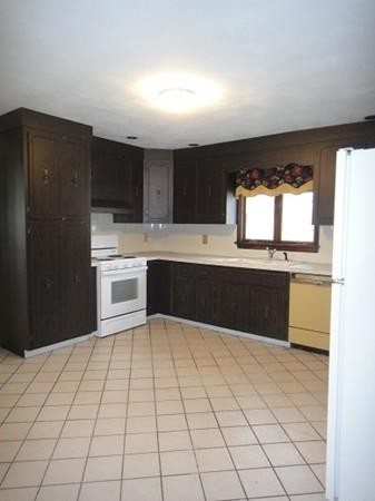 35 Valley View Lane Worcester, MA 01604 - Photo 3 of 19 Gallery Image 3