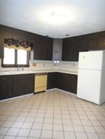35 Valley View Lane Worcester, MA 01604 - Photo 5 of 19 Gallery Image 5
