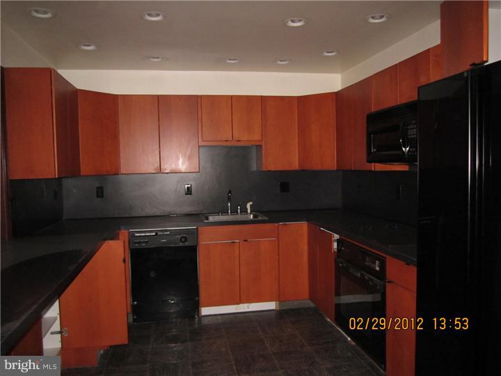 8 Long Loop Road Levittown, PA 19056 - Photo 4 of 7 Kitchen