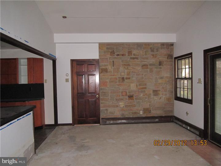 8 Long Loop Road Levittown, PA 19056 - Photo 5 of 7 Dining Room