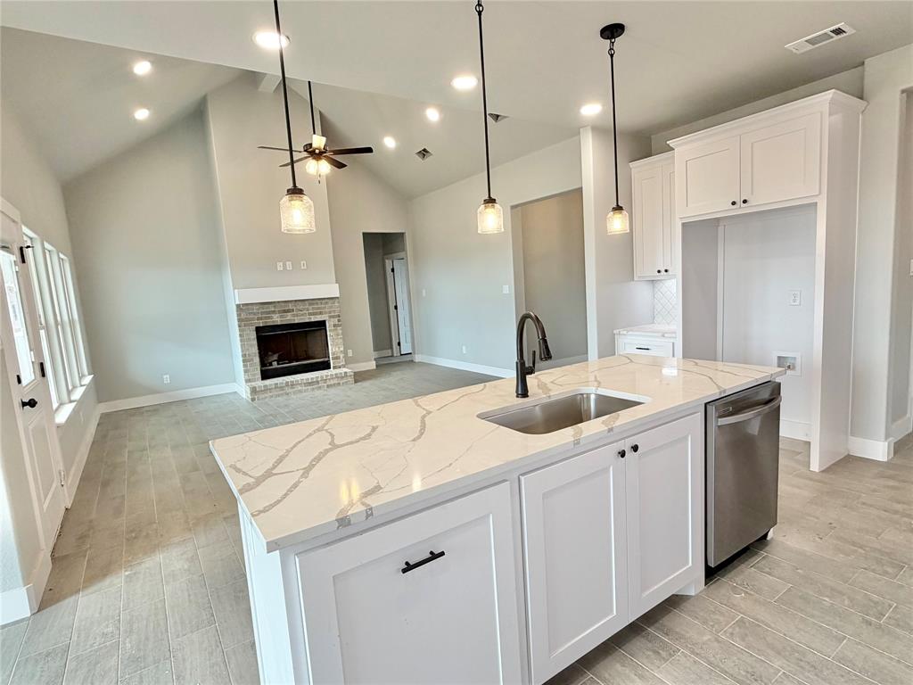 2008 Collin Street Weatherford, TX 76085 - Photo 11 of 25