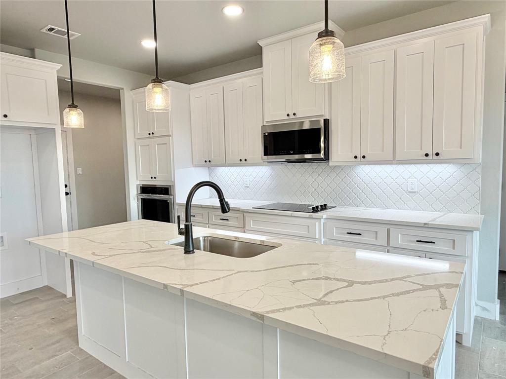 2008 Collin Street Weatherford, TX 76085 - Photo 5 of 25