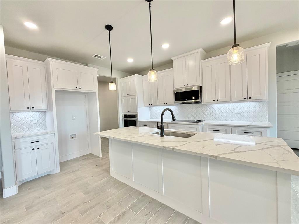 2008 Collin Street Weatherford, TX 76085 - Photo 9 of 25