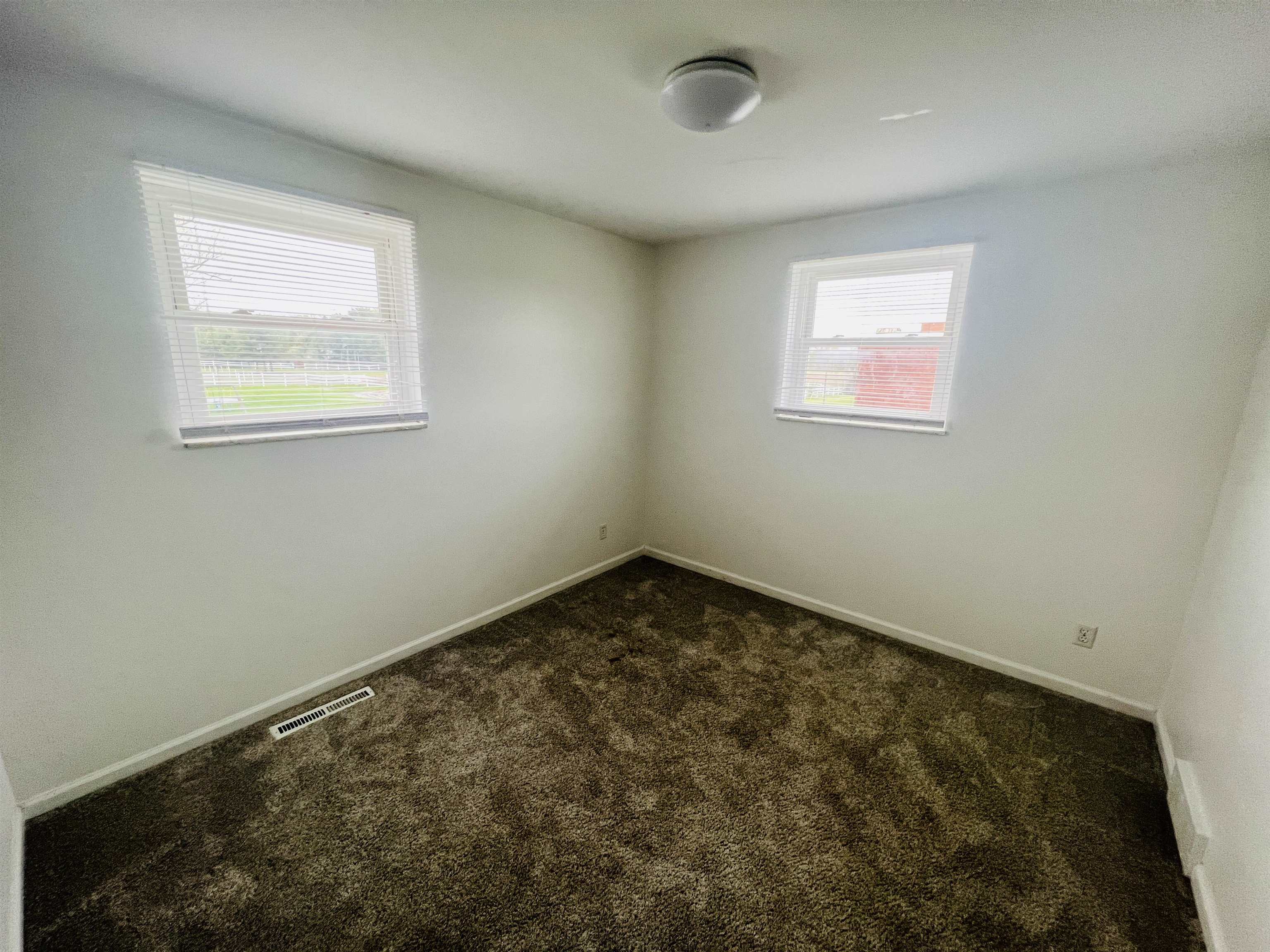 7371 North Nichols Road Flushing, MI 48433 - Photo 14 of 57 50098759-13.JPG