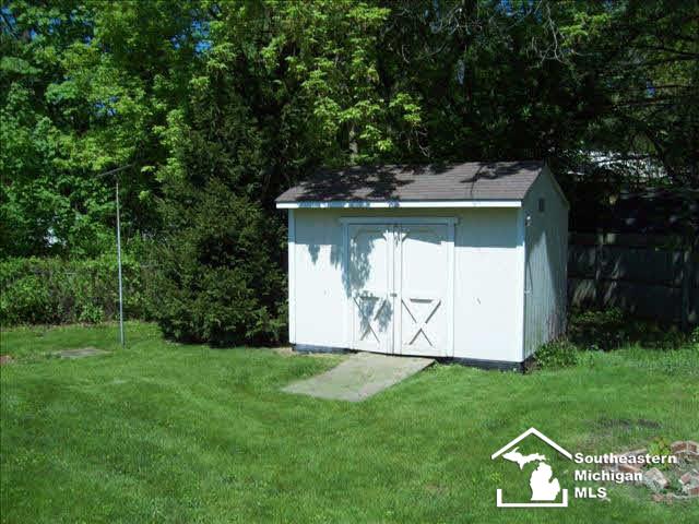 7841 Wiseman Road Lambertville, MI 48144 - Photo 9 of 18 20345590-8.JPG