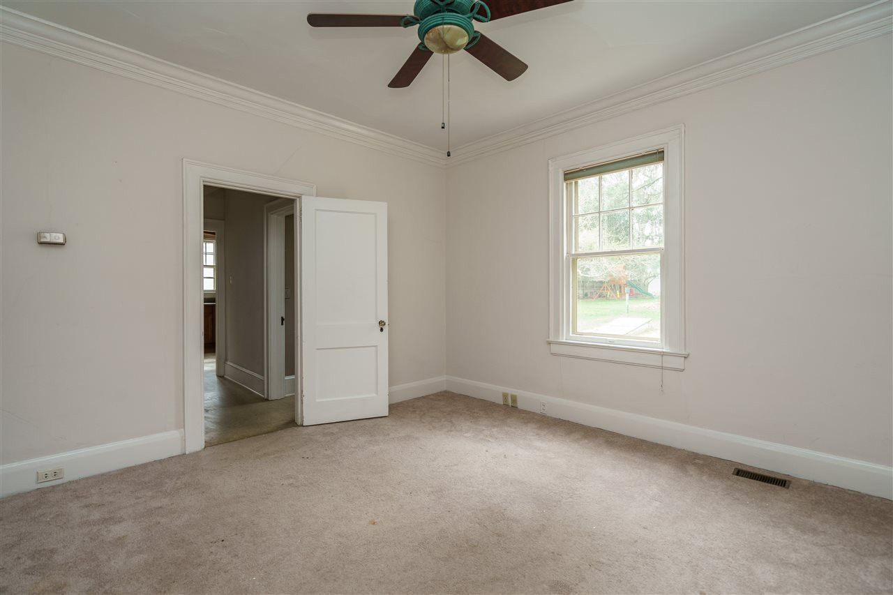 2415 Fairview Road Raleigh, NC 27608 - Photo 9 of 24 Family Room