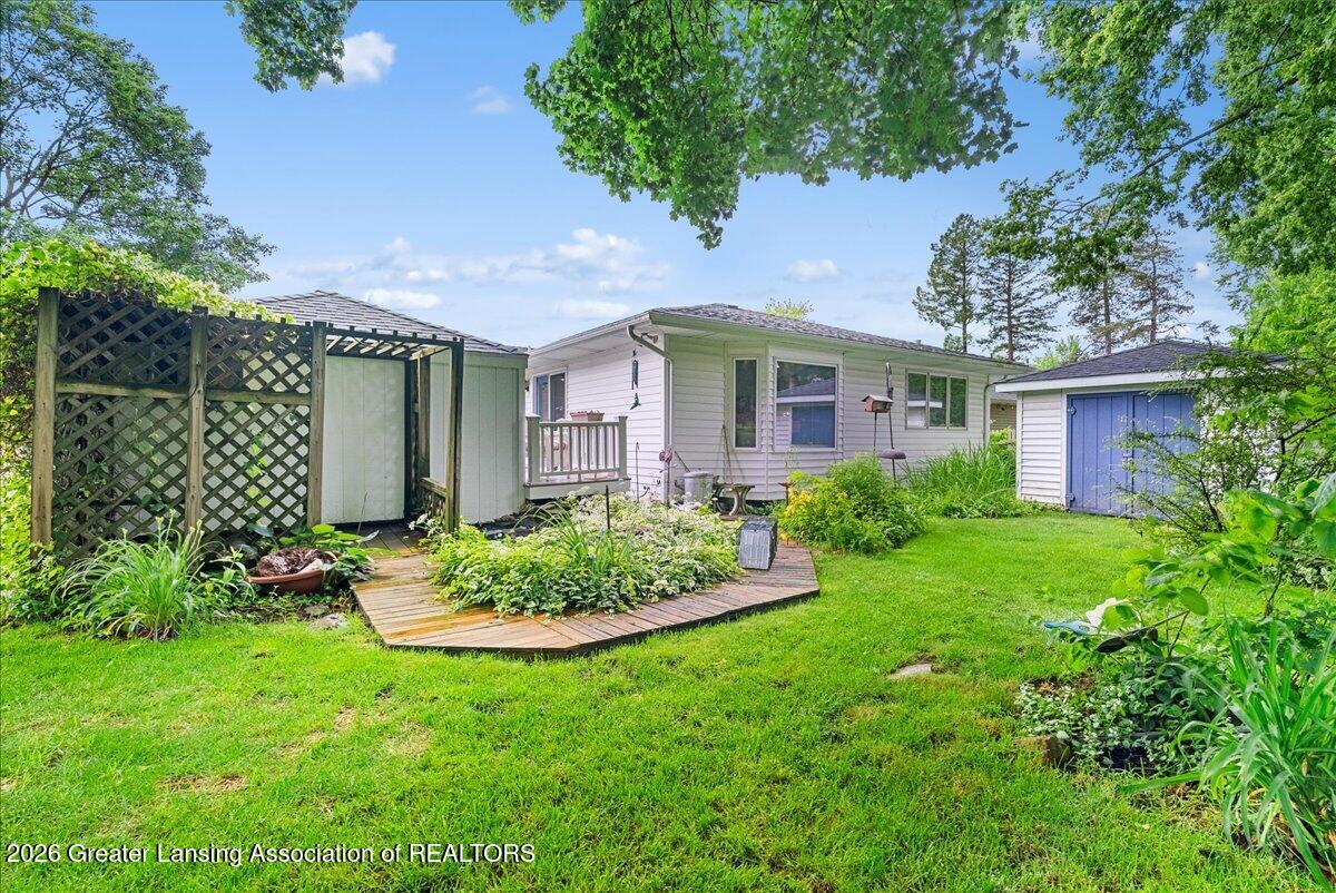 628 Jones Street Grand Ledge, MI 48837 - Photo 23 of 40 46-Media Jett - 39