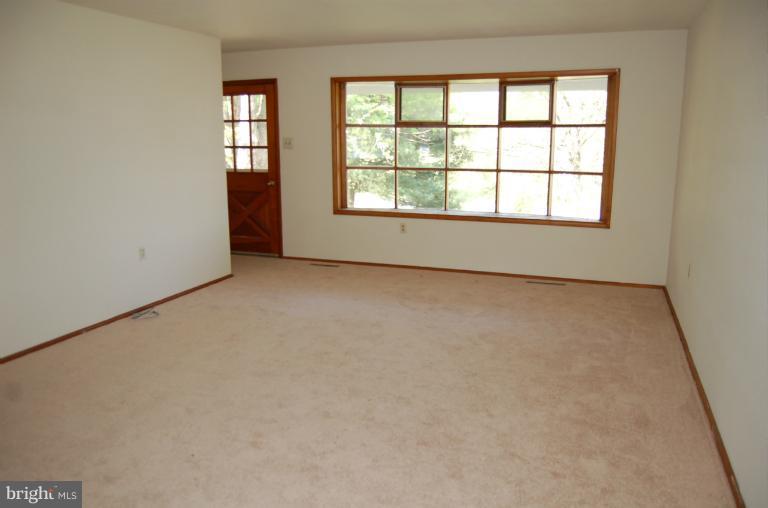 888 Turkey Point Road North East, MD 21901 - Photo 2 of 13 Living Room