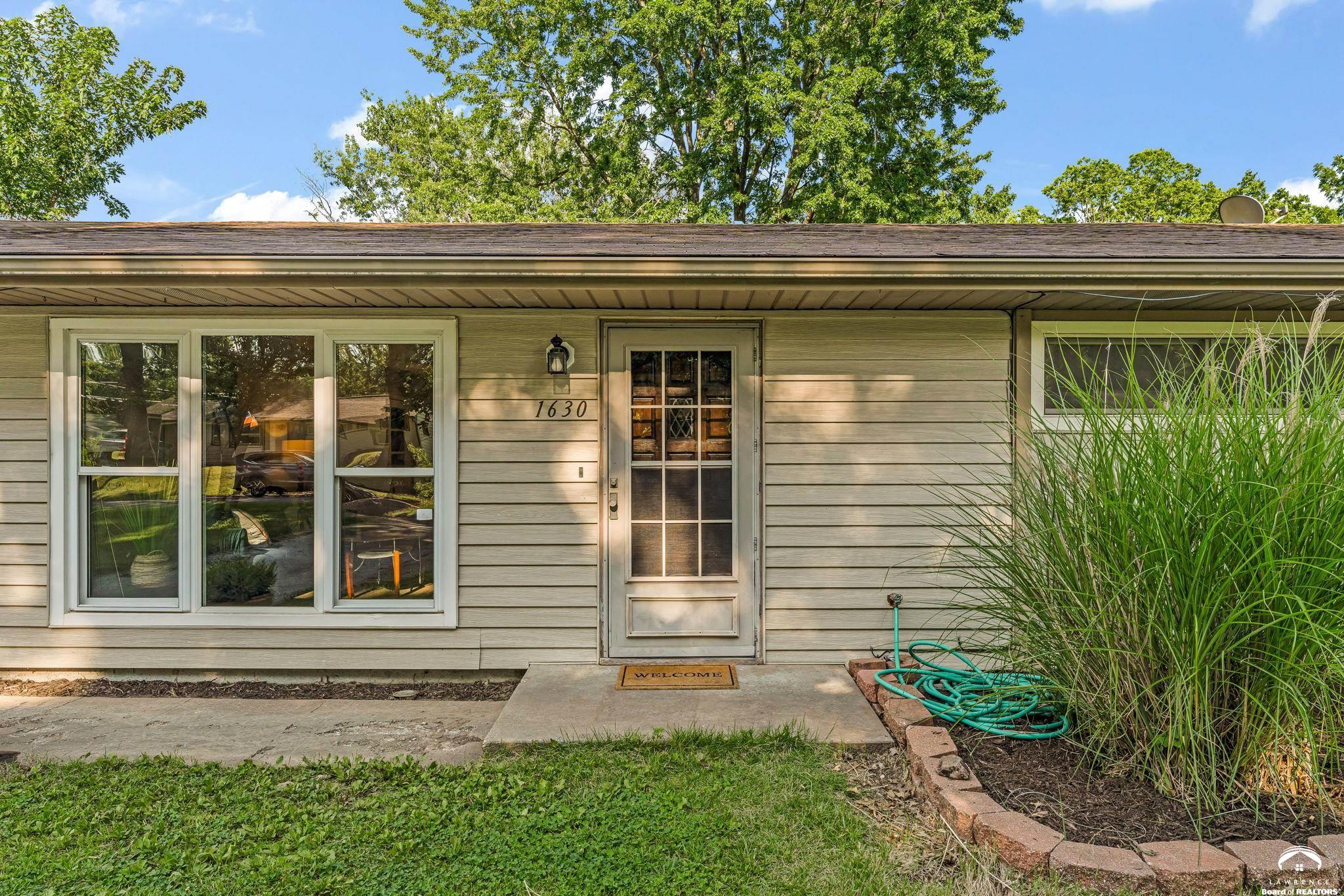 1630 Delaware Street Lawrence, KS 66044 - Photo 5 of 37