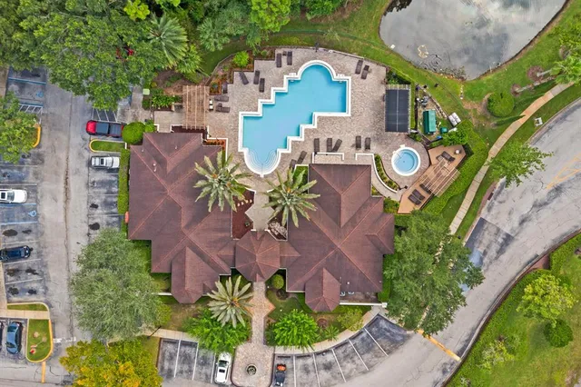 $295,000 | 724 Crest Pines Drive, Unit 511, Orlando, FL 32828