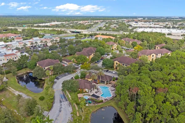 $275,000 | 724 Crest Pines Drive, Unit 511, Orlando, FL 32828