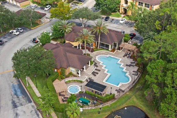 $275,000 | 724 Crest Pines Drive, Unit 511, Orlando, FL 32828