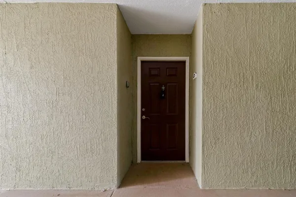 $275,000 | 724 Crest Pines Drive, Unit 511, Orlando, FL 32828
