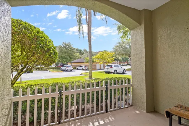 $295,000 | 724 Crest Pines Drive, Unit 511, Orlando, FL 32828