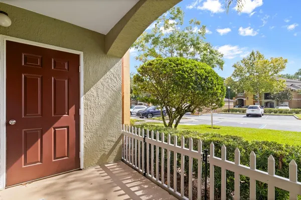 $275,000 | 724 Crest Pines Drive, Unit 511, Orlando, FL 32828