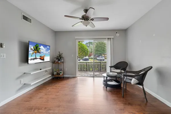 $275,000 | 724 Crest Pines Drive, Unit 511, Orlando, FL 32828