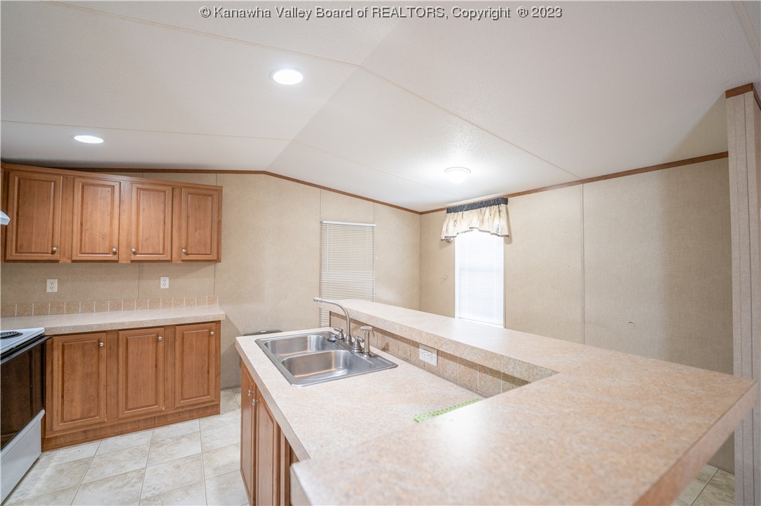 5206 Big Tyler Road Charleston, WV 25313 - Photo 7 of 16 Gallery Image 7